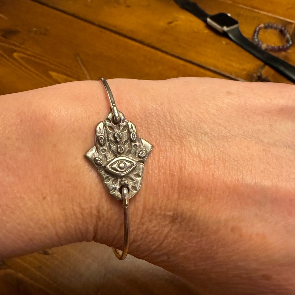 Alex and Ani Retired Hamsa bracelet!